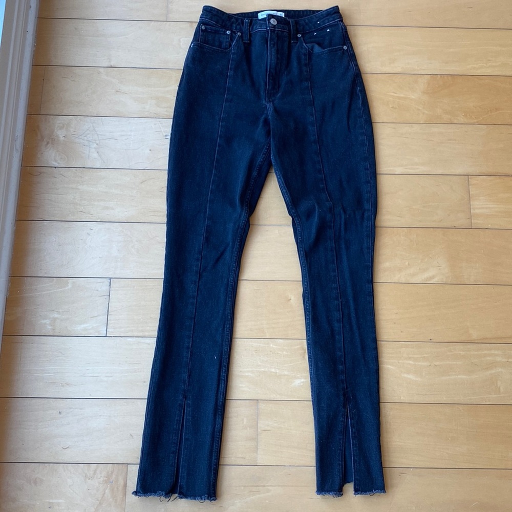 Abercrombie Curve Love High Rise Skinny Jean in dark gray wash, size 27/4 LONG
